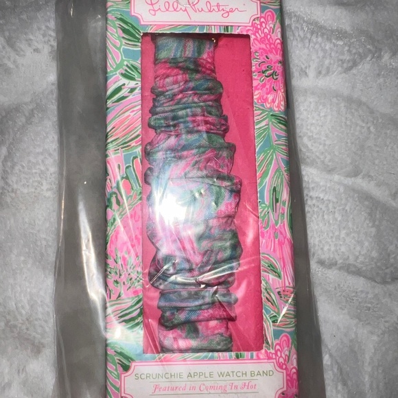 NIB Lilly Pulitzer Coming in Hot Scrunchie Apple Watch Band-Great Gift! - Picture 3 of 4